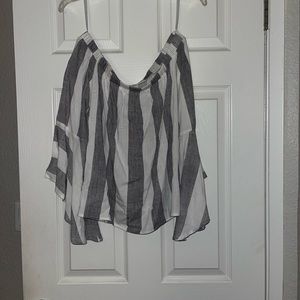 Brand: Shyanne. Size: M. Color: white and gray